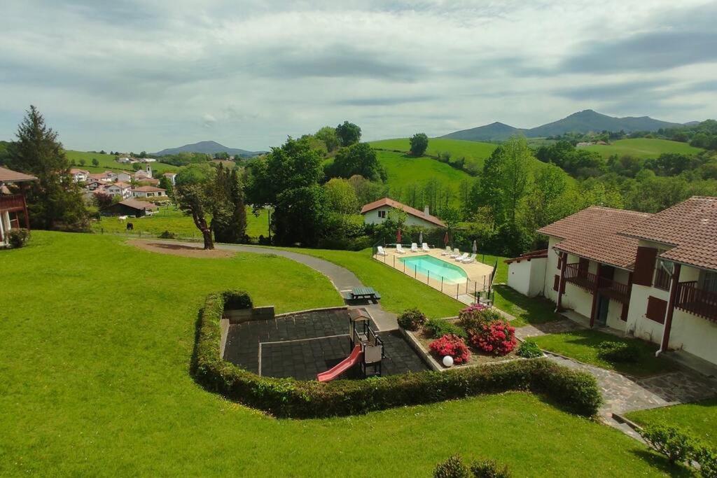 スライドEchalar Piscine Vue Montagnesアパートメント エクステリア 写真